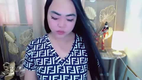 Snapshot of lustfuloffendertrina chatting on May 18, 2026, 3:24 am Trina online show from May 18, 2026, 3:24 am