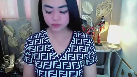 Snapshot of lustfuloffendertrina chatting on May 18, 2026, 4:07 am Trina online show from May 18, 2026, 4:07 am