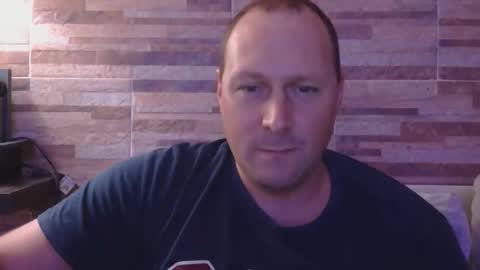 lustonfan online show from April 21, 2026, 2:51 am