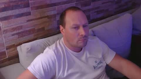 lustonfan online show from May 5, 2026, 1:46 am
