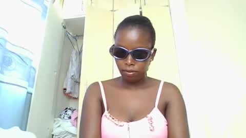 Snapshot of lustrousnerd chatting on January 11, 2026, 4:17 am Noreh online show from January 11, 2026, 4:17 am