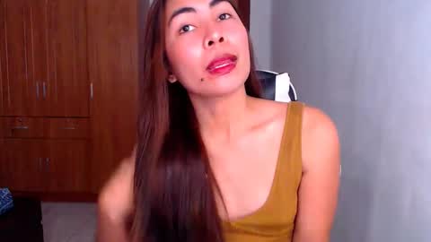 Snapshot of lustykendraxx chatting on April 7, 2026, 8:42 pm Kendra online show from April 7, 2026, 8:42 pm