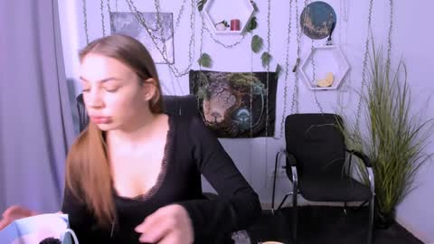 Snapshot of lusy_puff chatting on December 15, 2024, 9:35 am lusy_puff online show from December 15, 2024, 9:35 am