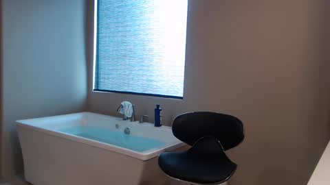 luv_missle online show from March 5, 2025, 6:23 pm