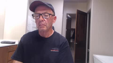 luv_missle online show from March 7, 2025, 9:29 am