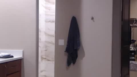 luv_missle online show from March 10, 2025, 5:11 am