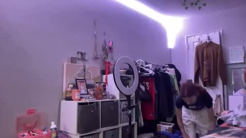 luvkoko online show from December 2, 2025, 6:52 am