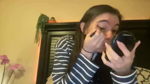 Snapshot of luvrxstarx chatting on December 17, 2025, 12:49 am luvrxstarx online show from December 17, 2025, 12:49 am