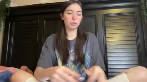 luvrxstarx online show from March 25, 2026, 12:05 am