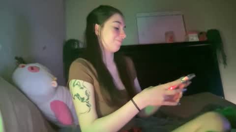 luvrxstarx online show from April 6, 2026, 6:36 am