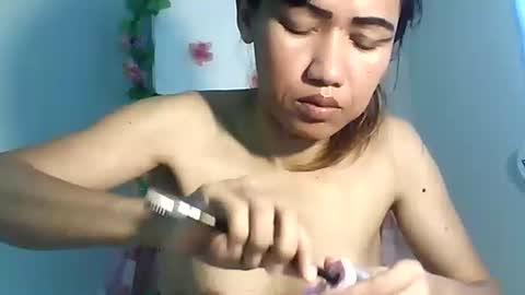 Bee Bee online show from November 5, 2025, 2:11 am