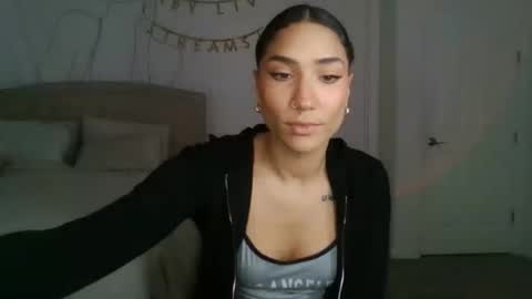 Liv 3 online show from December 5, 2025, 4:14 pm