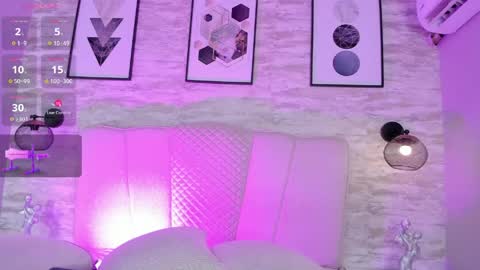 lux_bitchx online show from April 9, 2026, 3:28 am