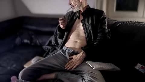 Im a   -  CAMGUY YOU  LIKE to FUCK online show from October 28, 2025, 7:16 pm