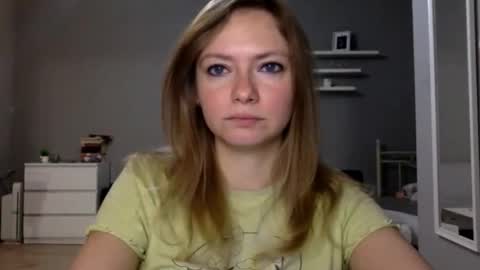 Snapshot of lux_millie chatting on November 5, 2025, 11:27 pm Millie online show from November 5, 2025, 11:27 pm