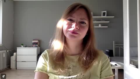 Snapshot of lux_millie chatting on November 7, 2025, 11:10 am Millie online show from November 7, 2025, 11:10 am