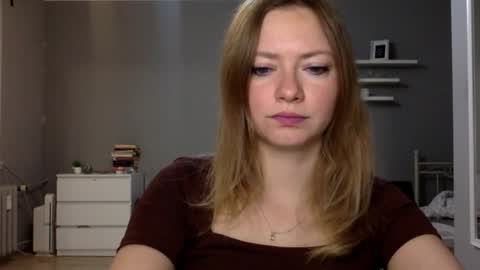 Snapshot of lux_millie chatting on November 11, 2025, 9:59 pm Millie online show from November 11, 2025, 9:59 pm