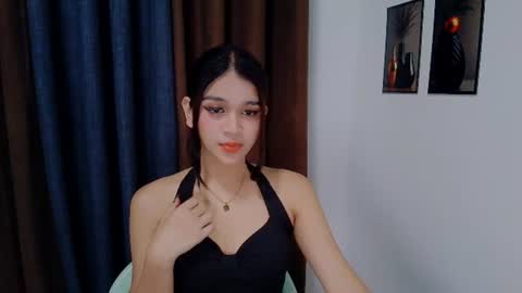 Snapshot of lux_white chatting on July 13, 2026, 10:12 pm queen lux online show from July 13, 2026, 10:12 pm
