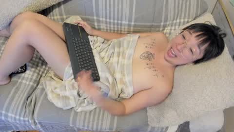 LuxGray online show from October 17, 2025, 12:01 am