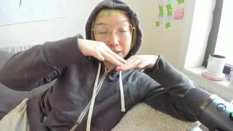 LuxGray online show from March 29, 2026, 4:18 pm