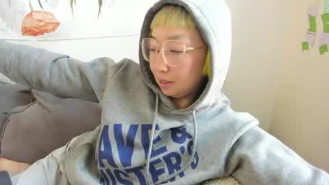 LuxGray online show from April 10, 2026, 7:07 pm