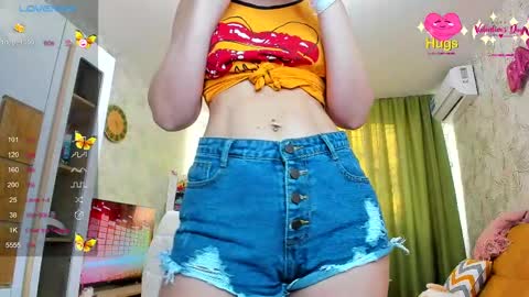 Snapshot of luxiehorny chatting on February 13, 2025, 2:09 pm Lucie online show from February 13, 2025, 2:09 pm