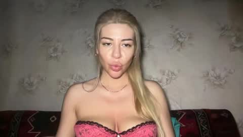 LuxSonyaStar online show from June 25, 2026, 9:19 pm