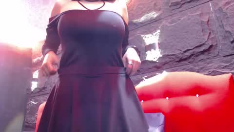 Snapshot of luxury_02 chatting on November 25, 2025, 6:19 pm Luxury online show from November 25, 2025, 6:19 pm