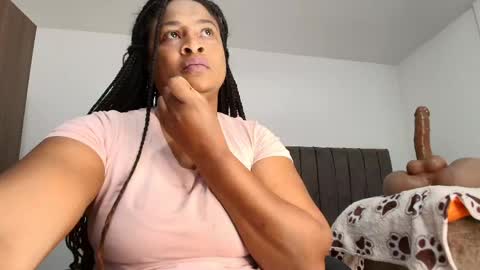 Snapshot of luxy_benet chatting on April 26, 2026, 7:17 am Big Benet online show from April 26, 2026, 7:17 am