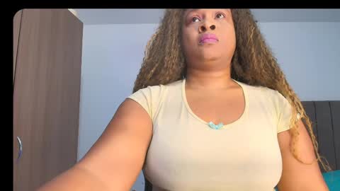 Snapshot of luxy_benet chatting on May 29, 2026, 8:34 am Big Benet online show from May 29, 2026, 8:34 am