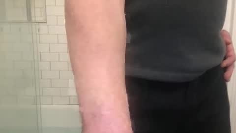 lvguynextdoor440656 online show from December 5, 2025, 1:58 am