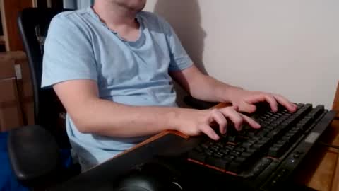 lxgxnd99 online show from December 31, 2024, 2:03 pm