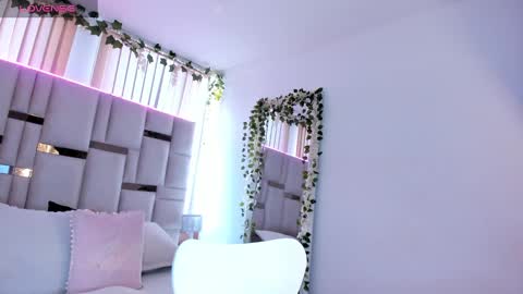 Snapshot of lya_brown chatting on November 21, 2025, 12:15 pm lya_brown online show from November 21, 2025, 12:15 pm