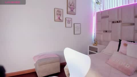 Snapshot of lya_brown chatting on December 1, 2025, 12:21 pm lya_brown online show from December 1, 2025, 12:21 pm