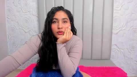 LYA DUBOIS  online show from February 3, 2026, 11:59 am