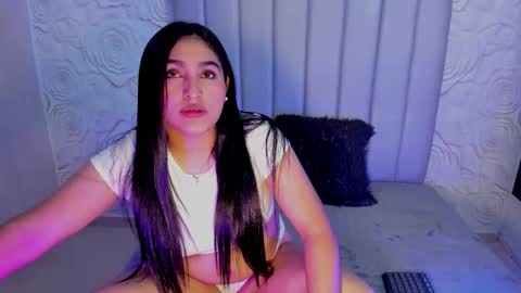 LYA DUBOIS  online show from March 28, 2026, 4:06 pm