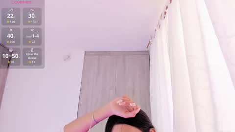 Lyanna online show from November 13, 2025, 12:26 pm