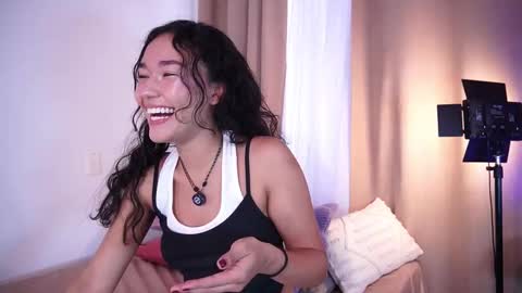 Lyhana Lee online show from March 29, 2026, 1:11 pm