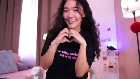 Snapshot of lyhana_lee chatting on May 27, 2026, 4:37 pm Lyhana Lee online show from May 27, 2026, 4:37 pm