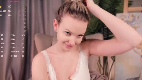 simply Eliza  online show from April 7, 2026, 8:04 am