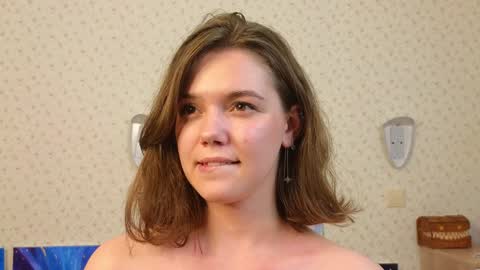 Snapshot of lyle_art chatting on December 4, 2024, 9:51 am hi im Lyle online show from December 4, 2024, 9:51 am