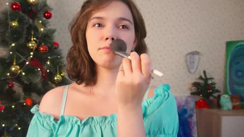 Snapshot of lyle_art chatting on December 19, 2024, 3:07 am hi im Lyle online show from December 19, 2024, 3:07 am