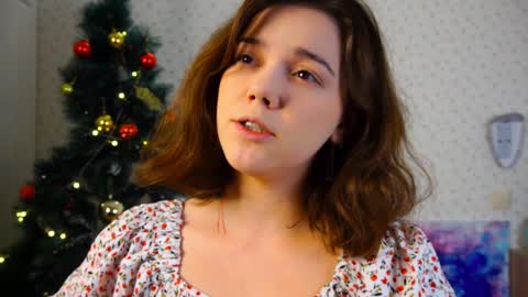 Snapshot of lyle_art chatting on January 5, 2025, 3:11 am hi im Lyle online show from January 5, 2025, 3:11 am