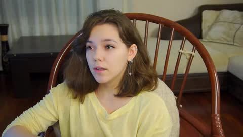 Snapshot of lyle_art chatting on February 2, 2025, 3:21 am hi im Lyle online show from February 2, 2025, 3:21 am