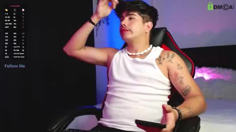 Lyle Bennett Freelance Model online show from September 19, 2025, 12:17 pm