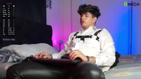 Lyle Bennett Freelance Model online show from October 26, 2025, 10:54 am