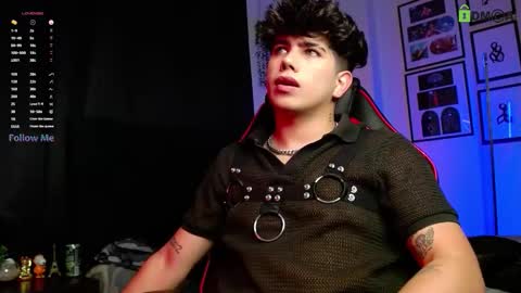 Lyle Bennett Freelance Model online show from November 23, 2025, 9:42 am