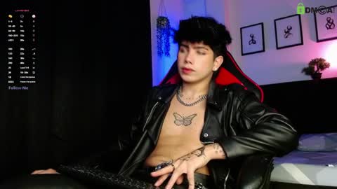 Snapshot of lylebennett_ chatting on March 27, 2026, 11:32 am Lyle Bennett Freelance Model online show from March 27, 2026, 11:32 am