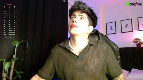 Snapshot of lylebennett_ chatting on March 30, 2026, 10:38 am Lyle Bennett Freelance Model online show from March 30, 2026, 10:38 am