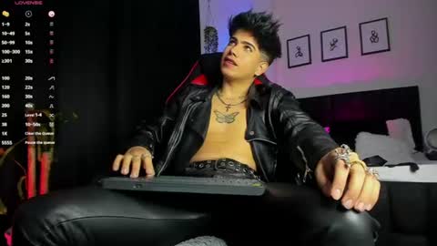 Snapshot of lylebennett_ chatting on July 12, 2026, 2:41 pm Lyle Bennett Freelance Model online show from July 12, 2026, 2:41 pm